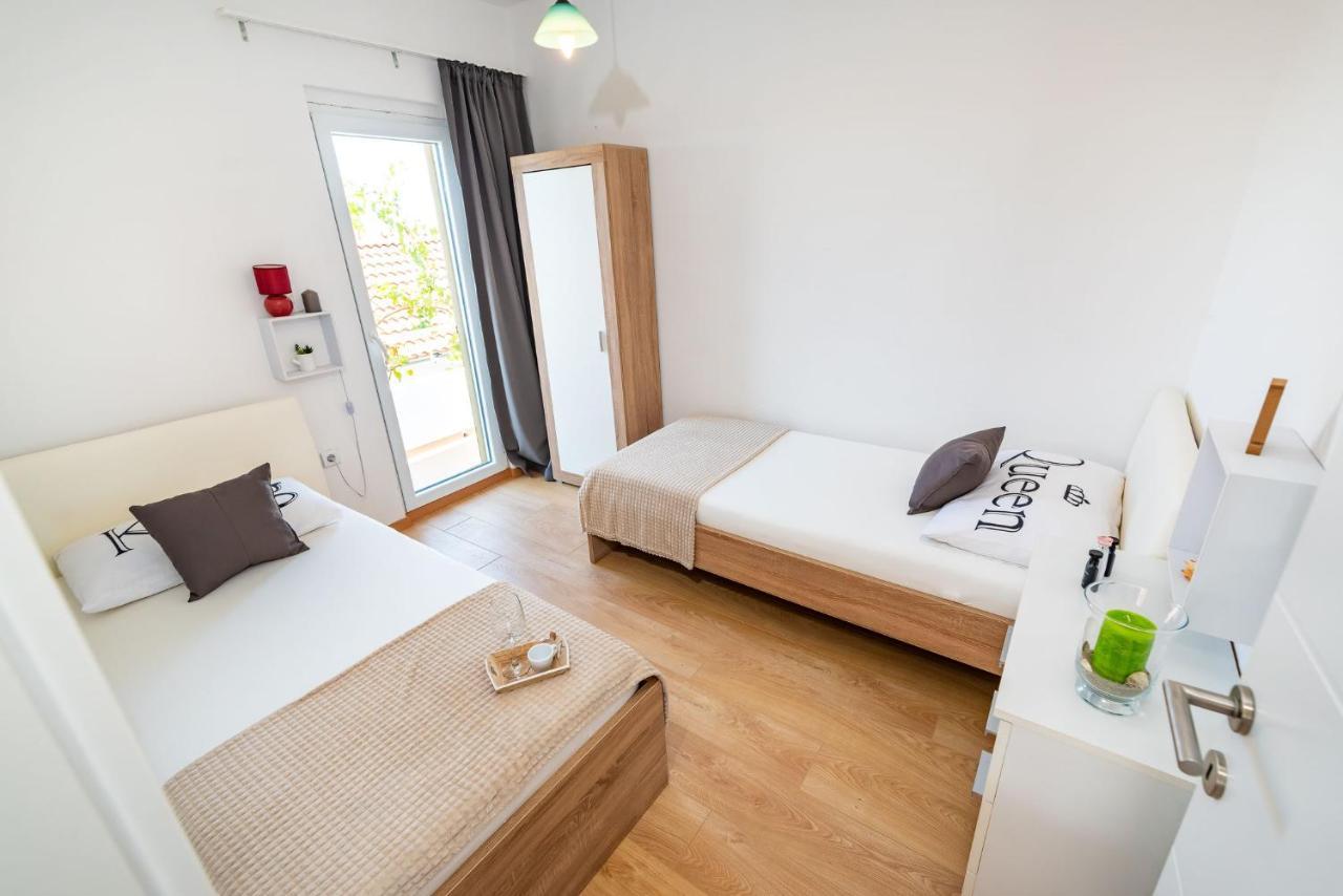 Apartment Maia Lena For Family Jasenice  Exterior photo
